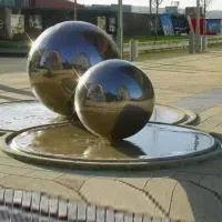 Фонтан из 2 стальных шаров (518906) ∅ 1 и ∅ 1,5 м. Темрюк